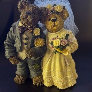 Charming Wedding Bear Couple Figurine